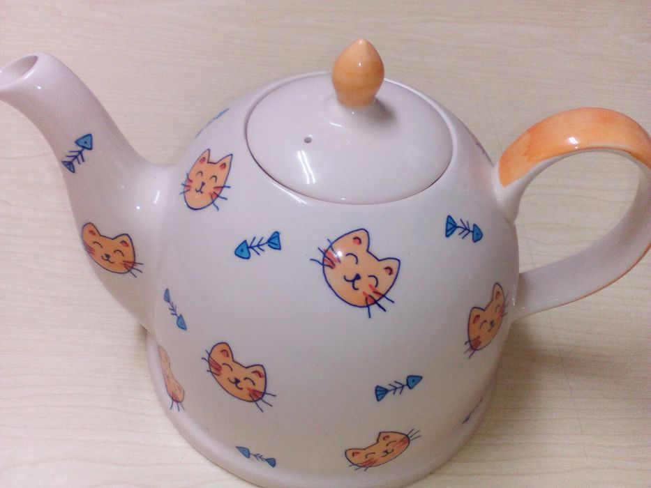 Bule de chá do Gato Preto.