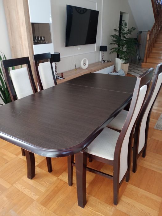 Sprzedam stół rozkładany z krzesłami