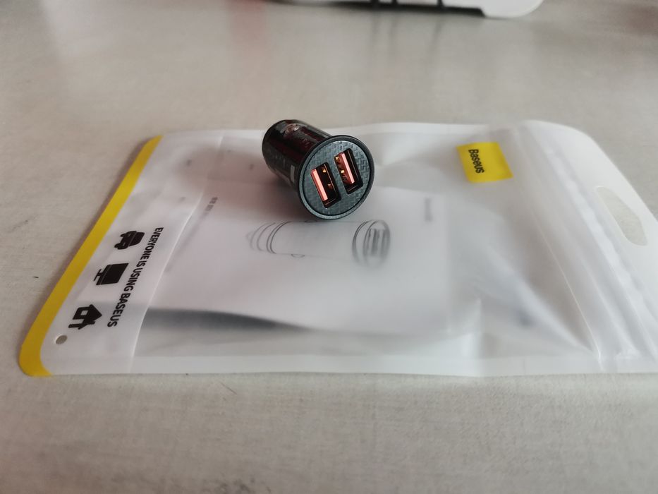 Зарядне в машину baseus 30 watt Quick charge