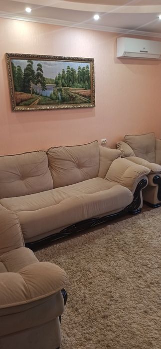 Диван з кріслами