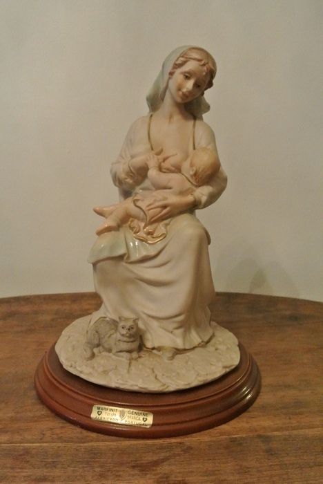 3 Estatuetas de Marfinite (conj. Mães)