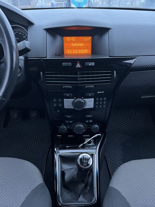 Opel Astra Station Wagon 2010 1.6 бензин