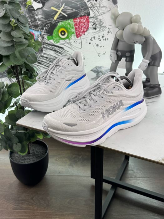 Кросівки Hoka Bondi 9 43 розмір Е15512