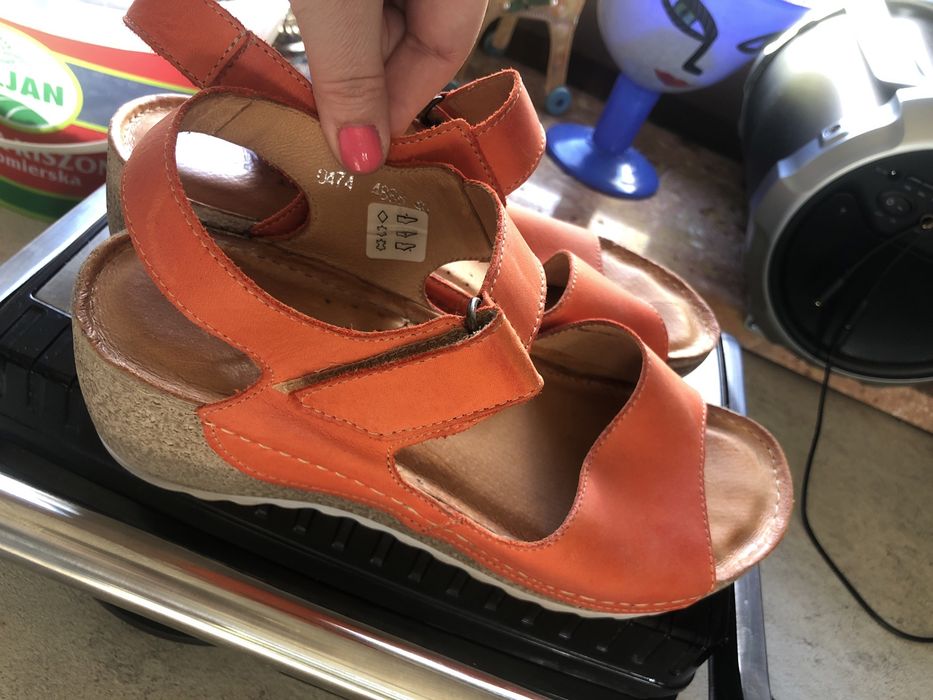 Sandały  buty skórzane Jarko na koturnie jak nowe 40 41 26 cm