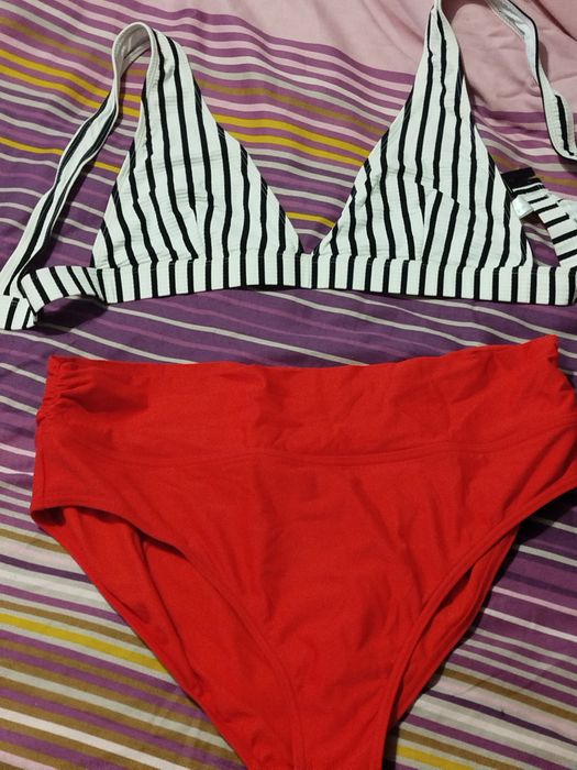 Nowy stanik biały w czarne paski góra kostiumu do opalania Primark 44