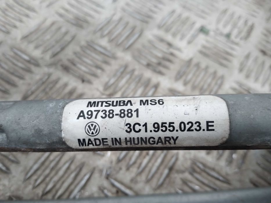 Silniczek wycieraczek z ramionami VW Passat B6 B7 CC  Europa