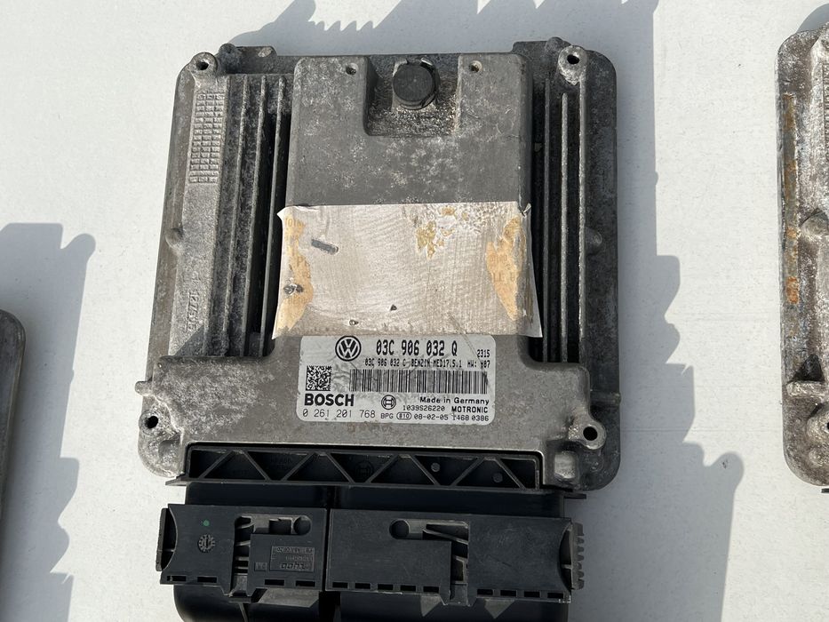 Блок ЕБУ мозги блок управления двигателя VW Golf 5 Skoda Octavia A5