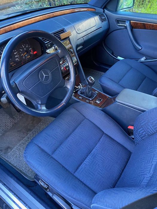 Mercedes C200 elegance poucos kms