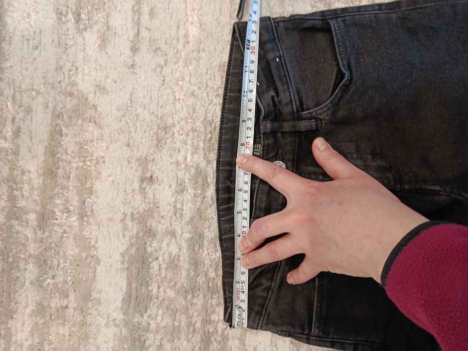 Spodnie jeansowe H&M w rozmiarze 146