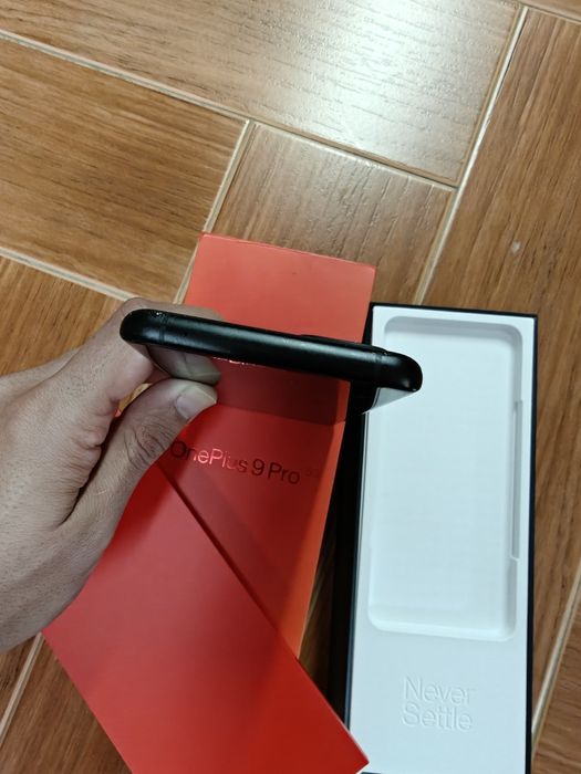 Oneplus 9 Pro (com caixa + capa)