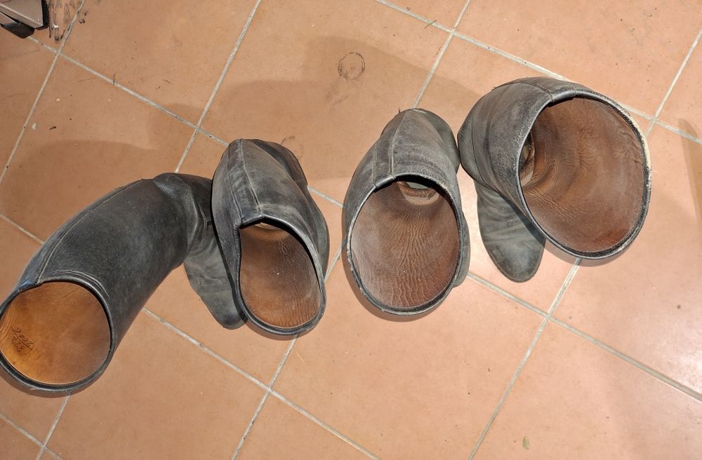 Vendo os 2 pares de Botas ou 1 par de Cavalaria originais