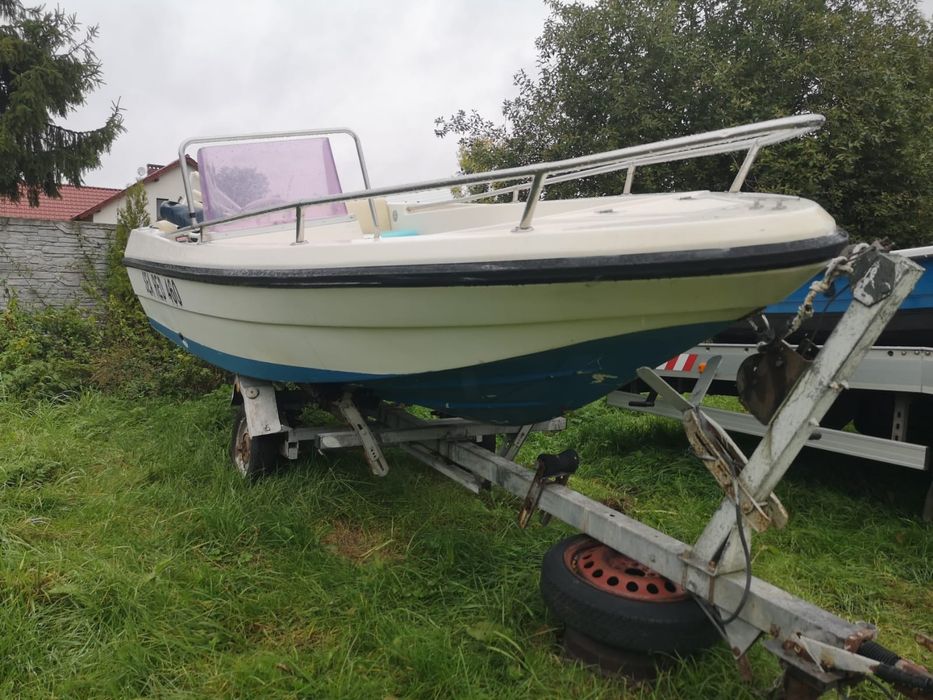 Łódź motorówka jacht