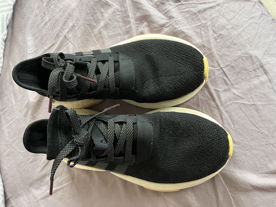 Кросівки adidas жіночі