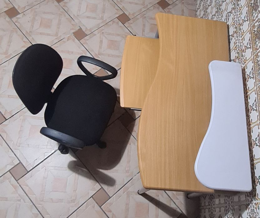 Conjunto de Secretaria e cadeira