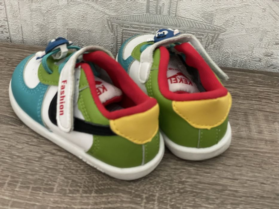 Деткие кросовки