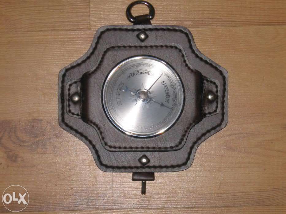 Barometr oprawiony w skórę