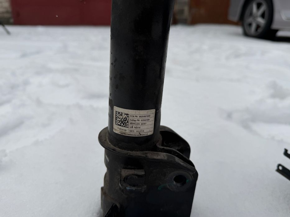 Передні стійки Jeep compass 2019