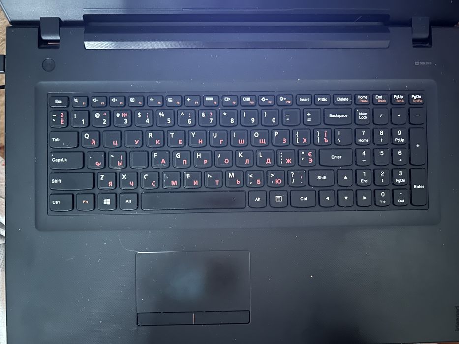 Lenovo IdeaPad 300-17ISK 17,3” / 8 ГБ / SSD 240 ГБ