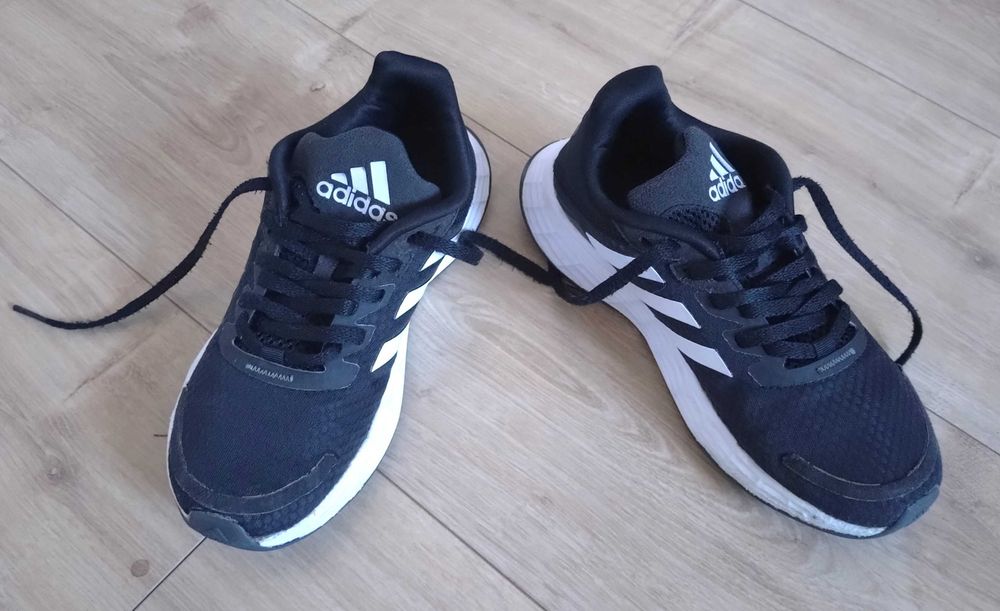 оригінал дитячі кросівки Adidas, р.36, гарний стан