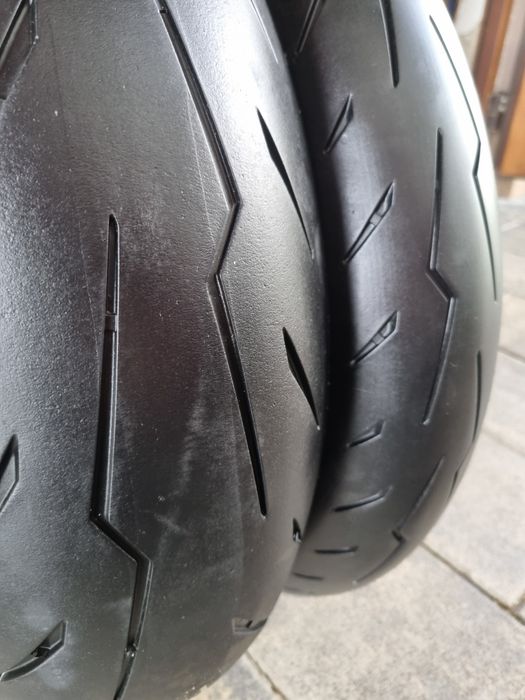 Мотошини Pirelli  DIABLO ROSSO IV 4 120/70 R17 180/55 R17 Рік 2025 Комплект