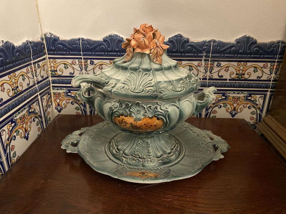 Terrina antiga decorativa