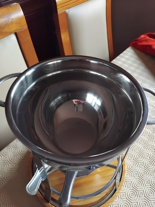 Fondue em inox novo