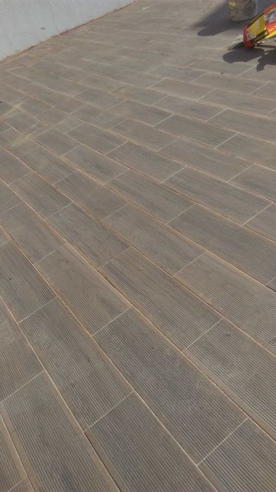 Trolha e Pintor assentamento de Azulejo  Tijoleira  e Pintura