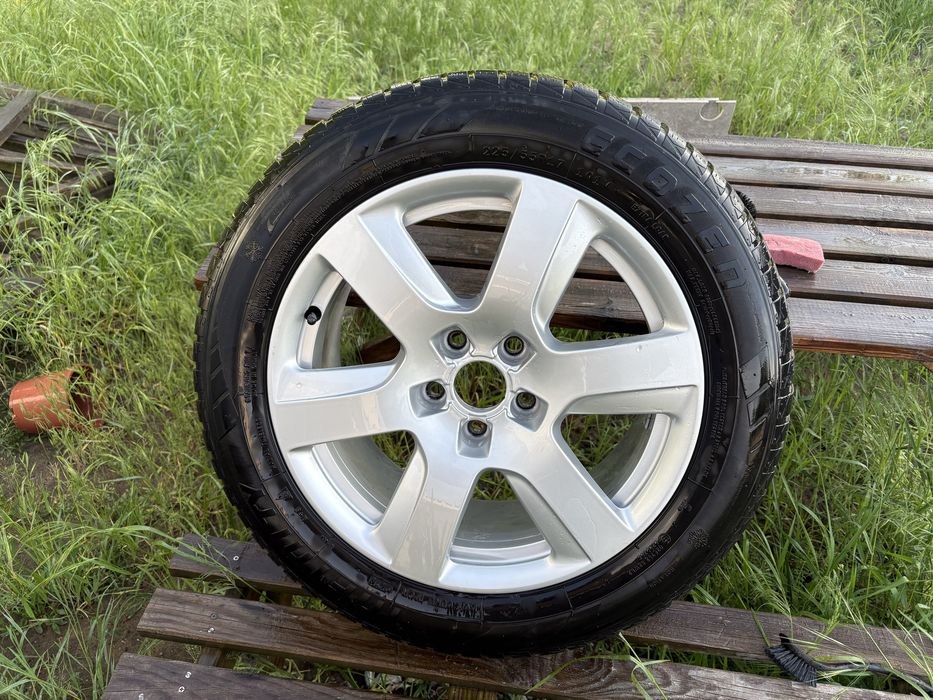 Felgi aluminiowe 17 cali Audi opony zimowe