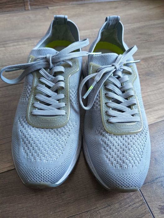 Lekkie sneakersy wegańskie Tamaris Active rozmiar 38