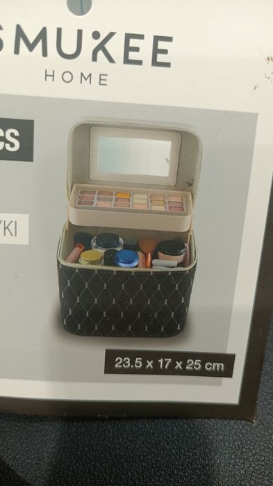 Kuferek na kosmetyki