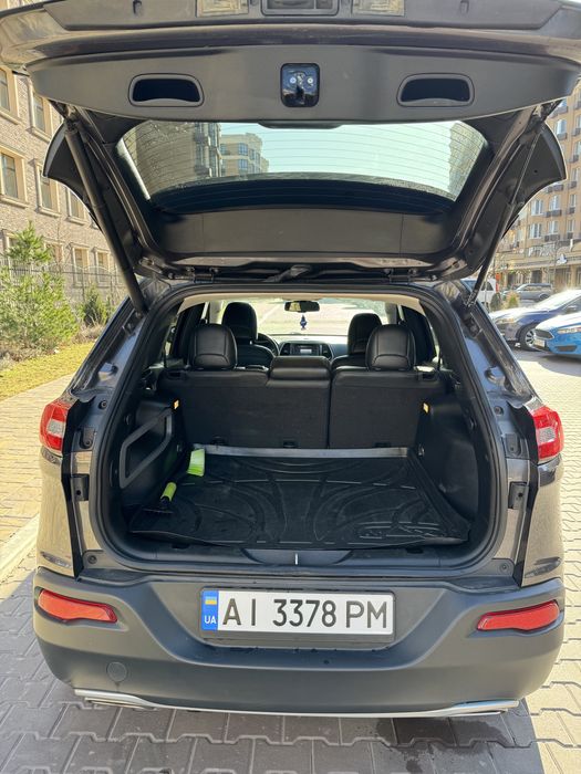 Jeep cherokee 3.2, 2017 року