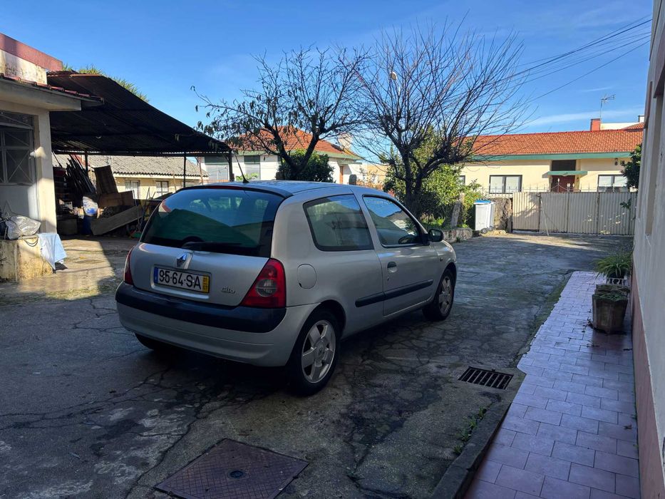 Renault Clio 1.2 Privilege – Económico, Fiável e Pronto a Andar!