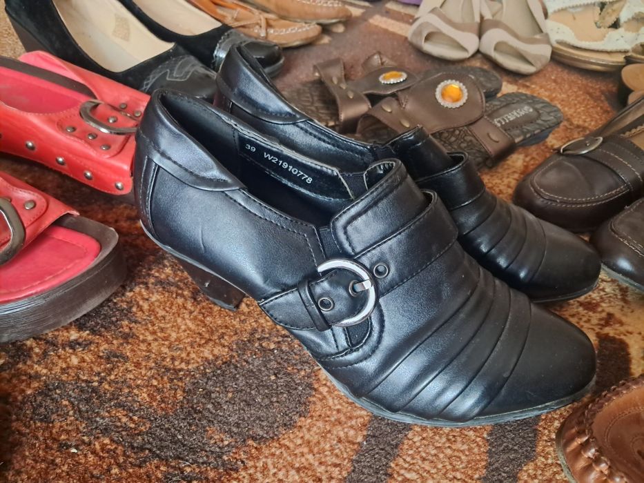 Buty damskie 22 pary