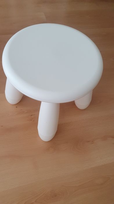 Lote Conjunto Infantil IKEA MAMMUT (1 Cadeira + 3 Bancos)