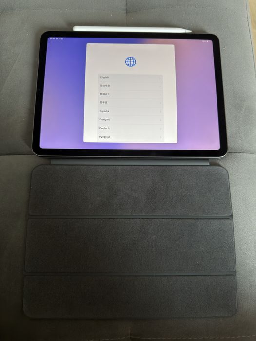 Tablet APPLE iPad Air 10.9” 5 gen. 256 GB Wi-Fi Gwiezdna szarość