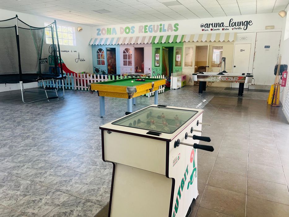 [Ler anuncio]Aluga-se espaço para Festas e Eventos com piscina