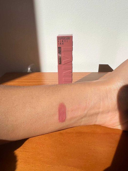 Batons Maybelline New York SuperStay Vinyl ink (35 Cheeky) - 98%