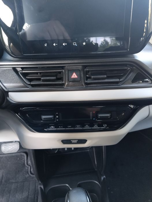 Suzuki Swift Hybrid Automat  Łopatki 1.2 Benz  12-2025 rok 2600 km