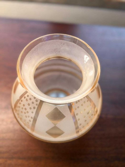 Vaso Antigo Art Deco em Vidro Amarelo com Losangos Dourados