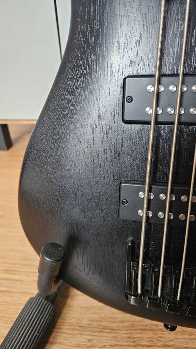 Gitara basowa Ibanez SR-305EB