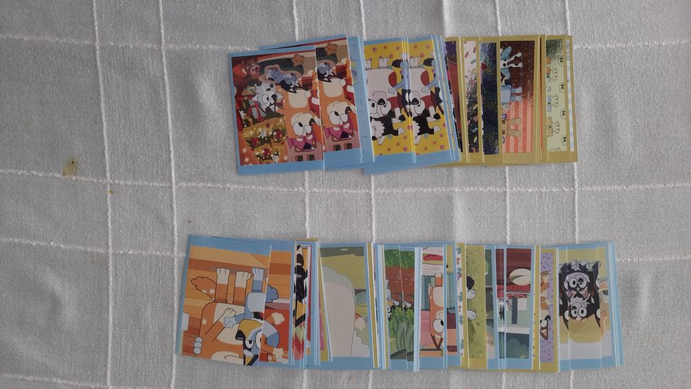 Vendo Cromos"Este episódio da Bluey chama-se...caderneta de cromos!
