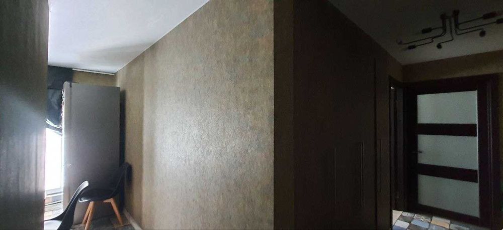 Продам 2 -х кімнатну квартиру м. Зміїв