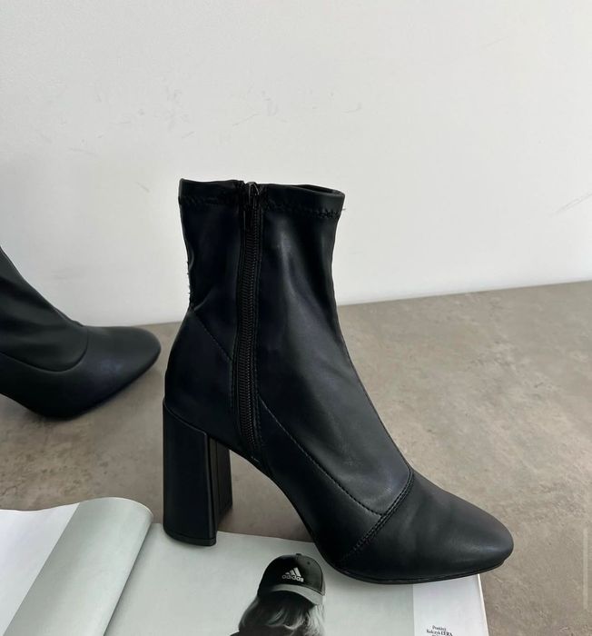 Черевики на каблуку