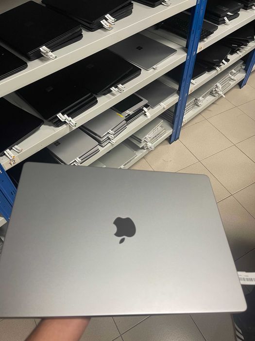 MacBook Pro 16 M1 Pro 16GB 1TB SSD Cinzento Sideral (2021) | Tech-Refurb | Loja Oeiras |