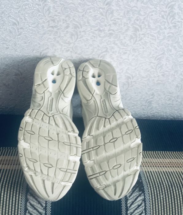 Кросівки  New Balance  42 розмір, по устілці 26,5 см