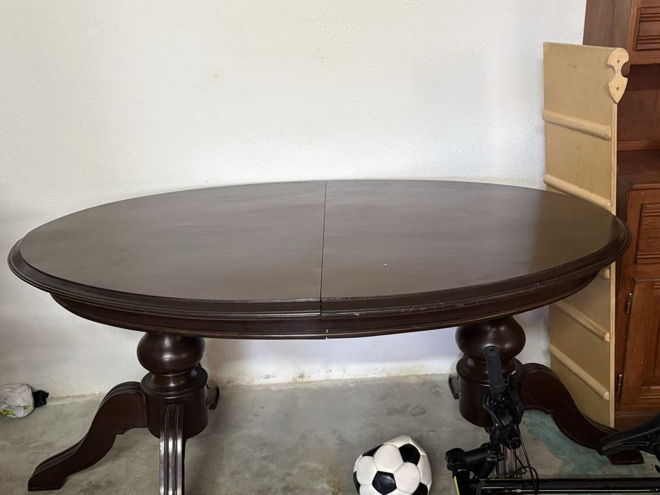 Mesa extensivel de madeira macia