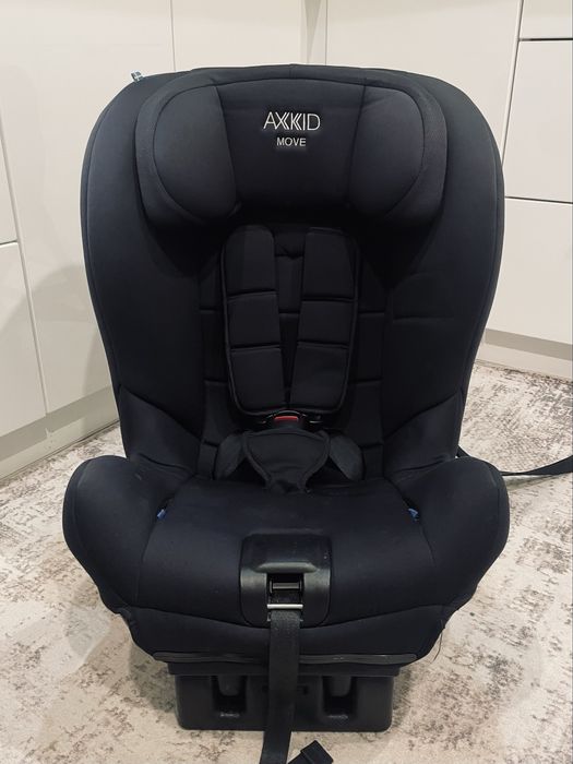 Fotelik samochodowy Axkid Move Black 9-25Kg