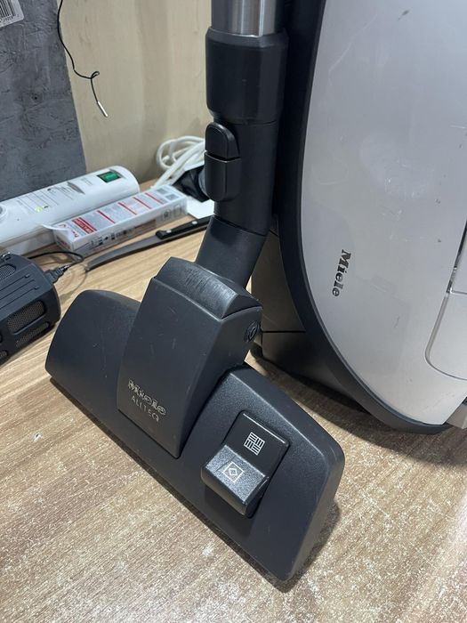 Пилосос Miele S8340