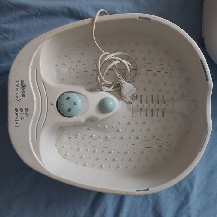 Massageador/banheira para pés