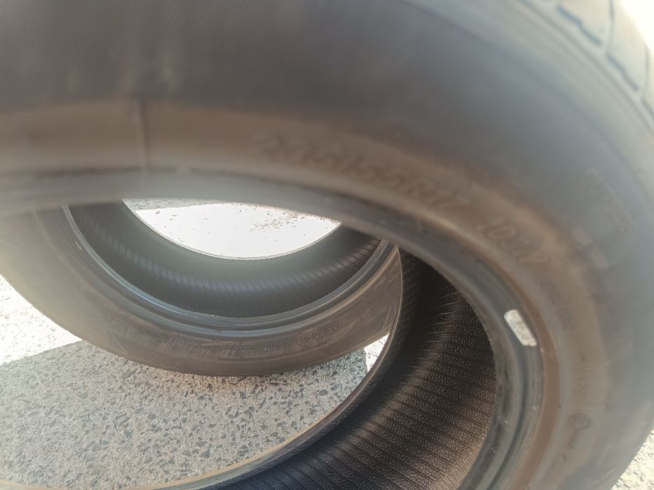 2 Pneus carro 235/55/17...novos e sem uso